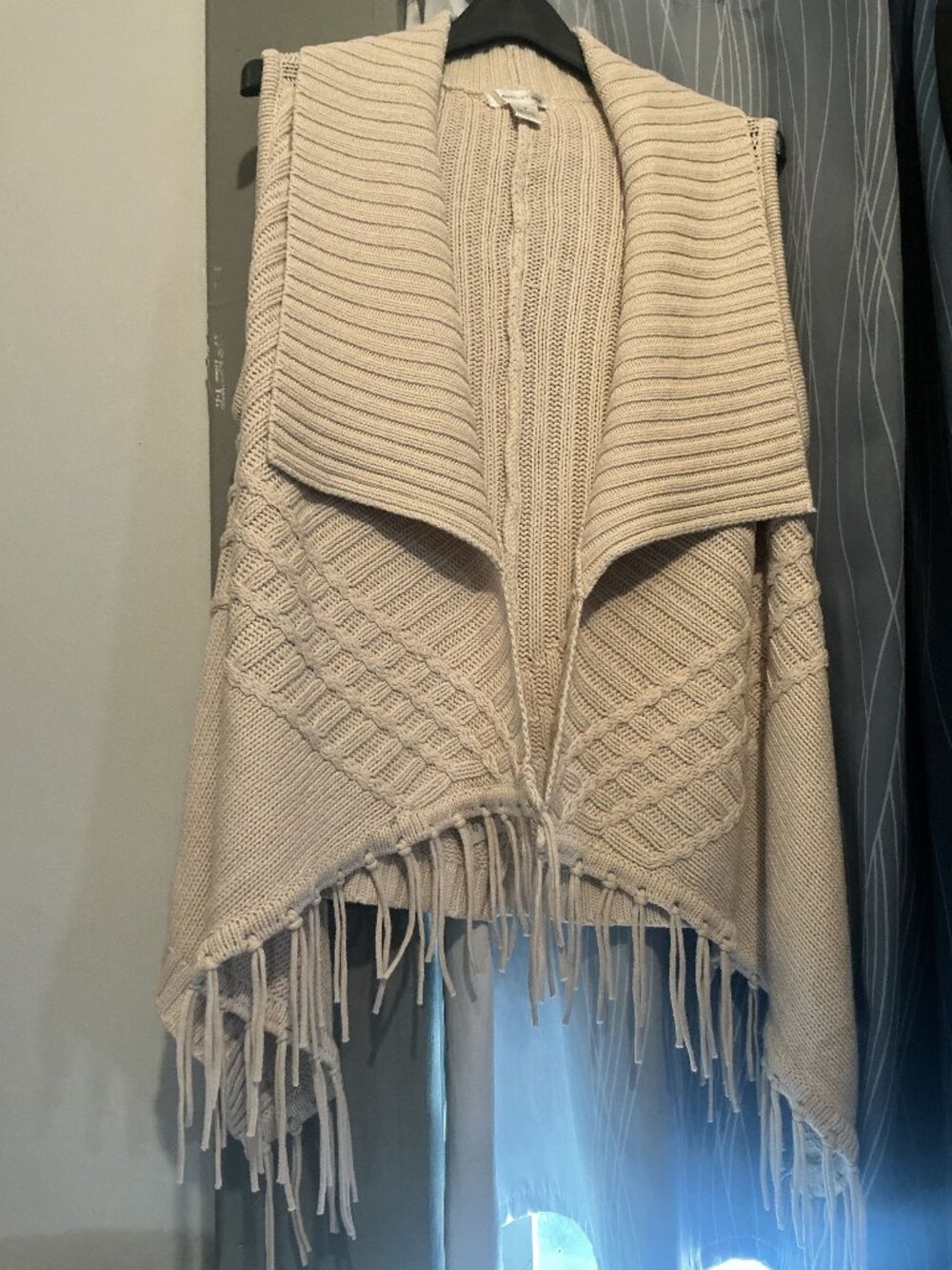 August Silk Cardigan Vest Medium Beige Waffle Open Front Knit Sleeveless Fringe